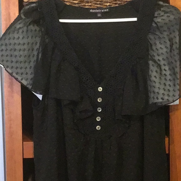 Baby doll style tunic with sheer sleeves. - Picture 2 of 3